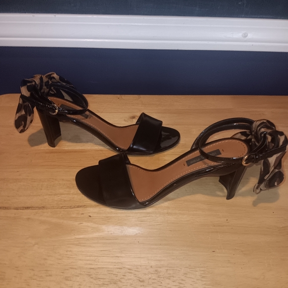 Louis Vuitton LV Leather Heels Size 36 1/2 - Picture 2 of 6
